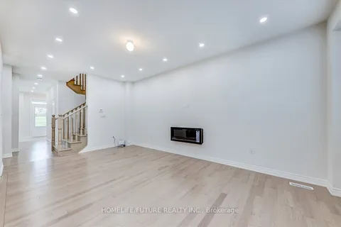 36 Littlewood Dr, Whitby, ON L1P 0G5