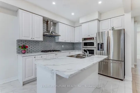 36 Littlewood Dr, Whitby, ON L1P 0G5