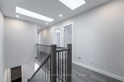 3515 St Clair Ave, Toronto, ON M1K 1L4