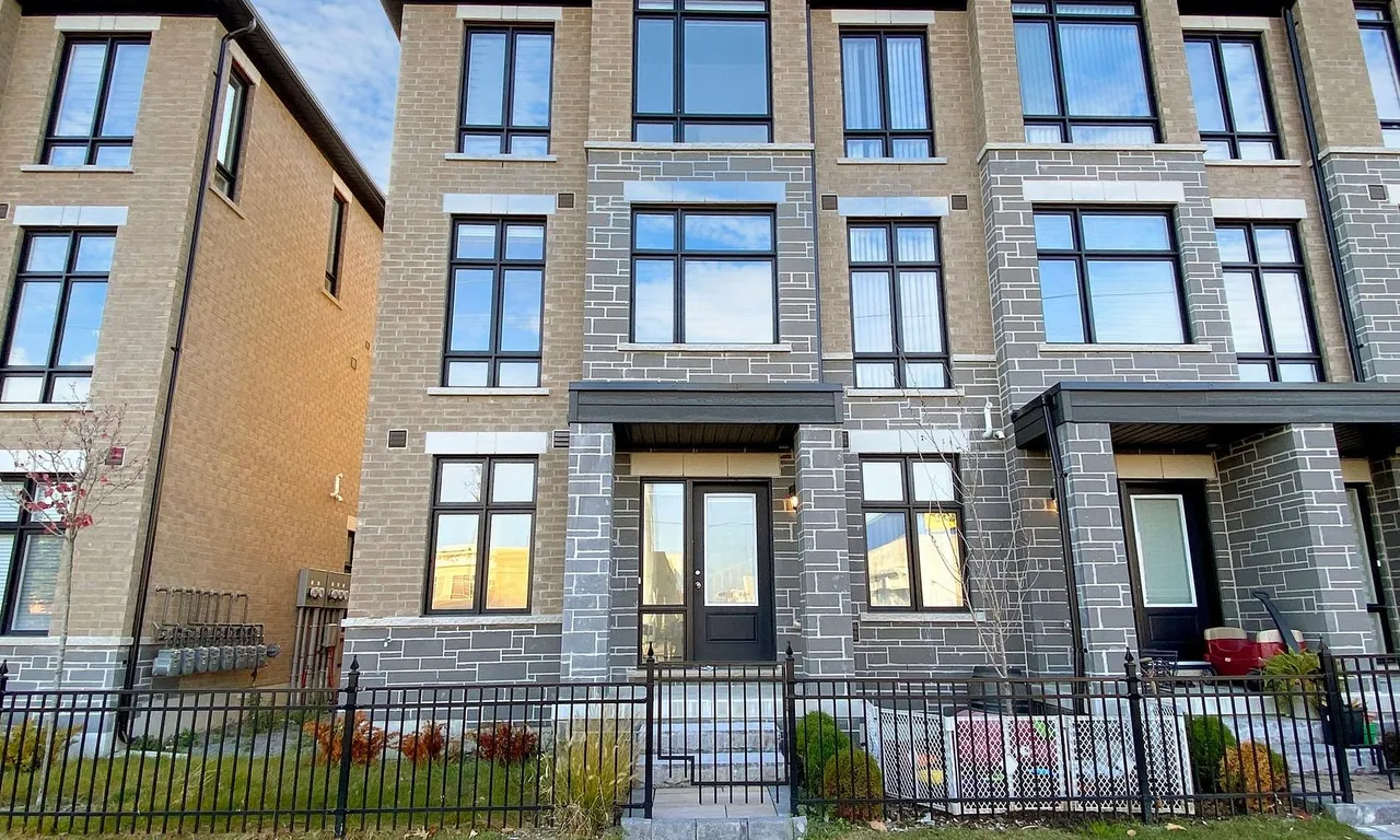 1405 Coral Springs Path, Oshawa, ON L1K 3G1