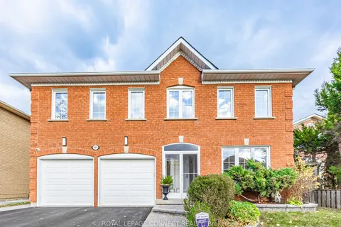 203 Fallingbrook St, Whitby, ON L1R 2B1