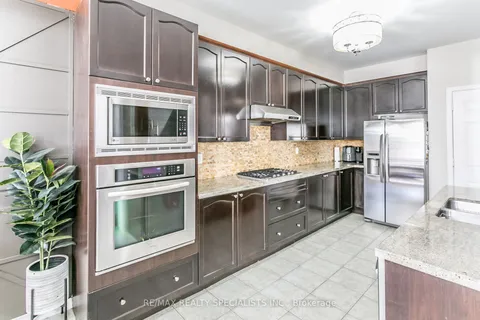 1579 EDGECROFT Dr, Pickering, ON L1X 0B6