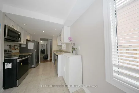 32 Millington Cres, Ajax, ON L1T 1R3