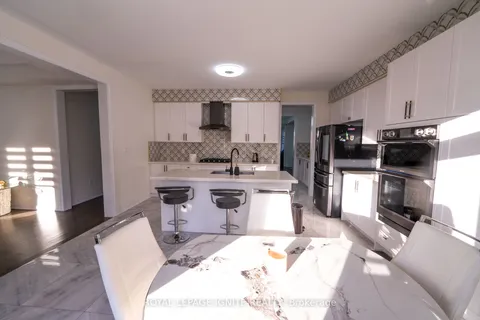 2457 Florentine Pl, Pickering, ON L1X 0H2