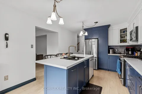 87 Old Colony Dr, Whitby, ON L1R 2G9