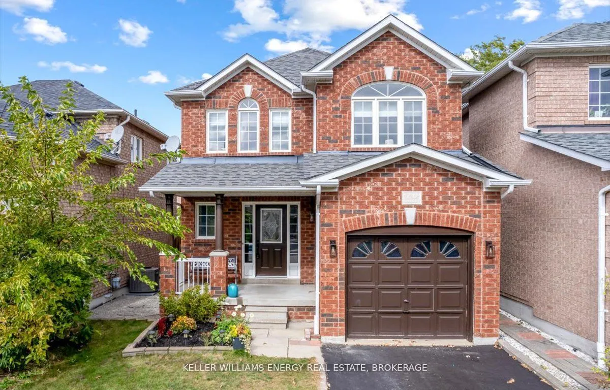 10 Lurosa Cres, Whitby, ON L1R 3A9