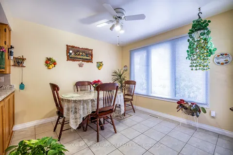536 Steerforth St, Oshawa, ON L1K 2C5