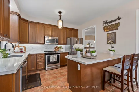39 Lobb Crt, Clarington, ON L1C 0K4