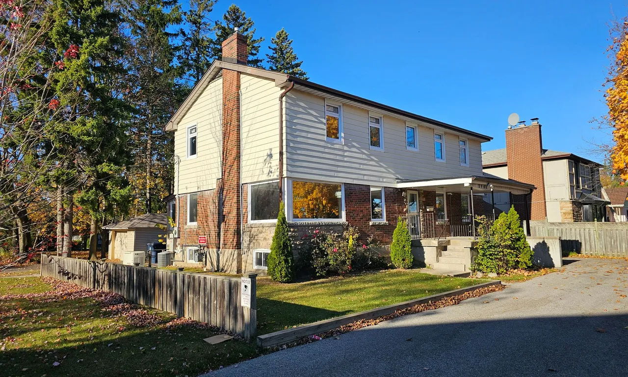 2948 Kingston Rd, Toronto, ON M1M 1N8
