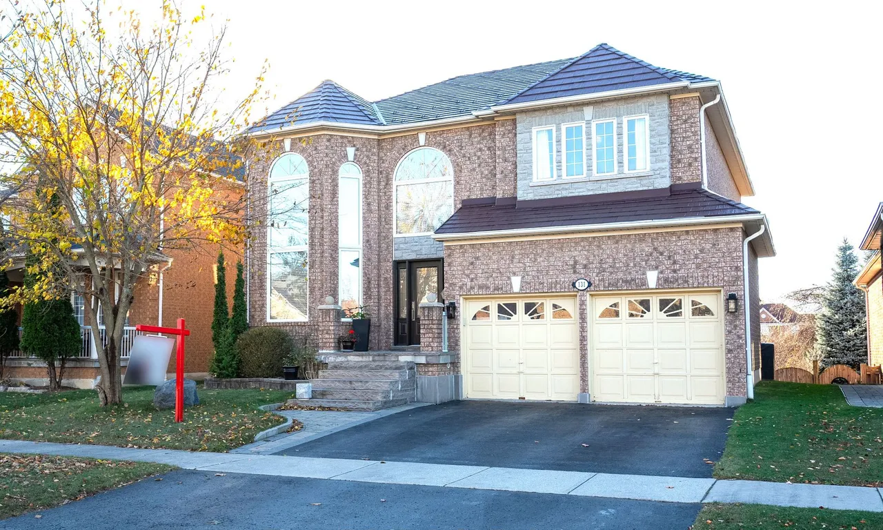 131 Root Cres, Ajax, ON L1T 4L5