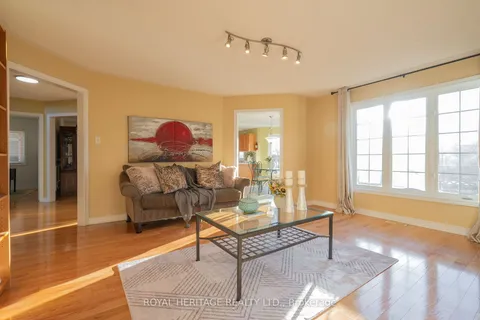 131 Root Cres, Ajax, ON L1T 4L5