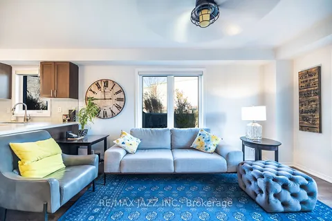 35 Summerside Ave, Whitby, ON L1R 0K1