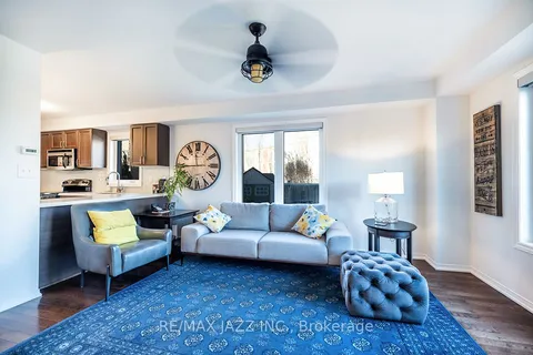 35 Summerside Ave, Whitby, ON L1R 0K1