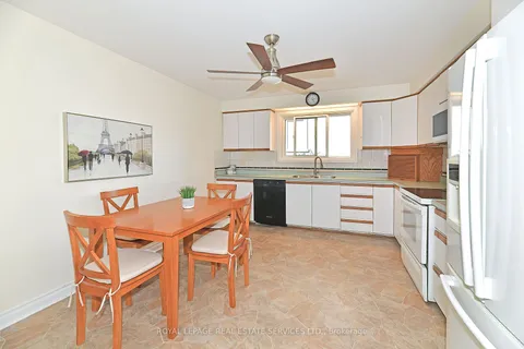 736 West Shore Blvd, Pickering, ON L1W 2V1