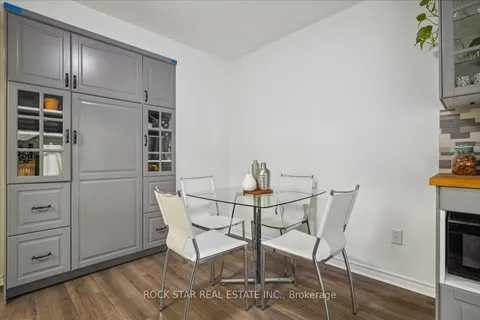 560 Camelot Dr, Oshawa, ON L1K 1K4