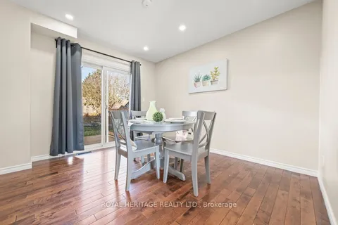 272 Phillip Murray Ave, Oshawa, ON L1J 1G9