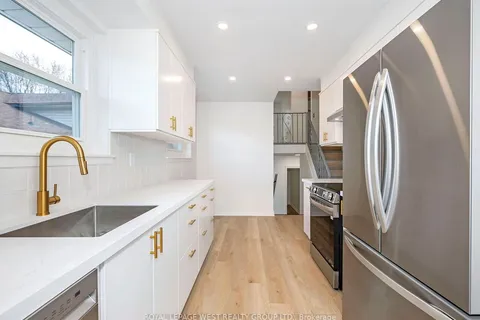 33 Syracuse Cres, Toronto, ON M1E 2G7