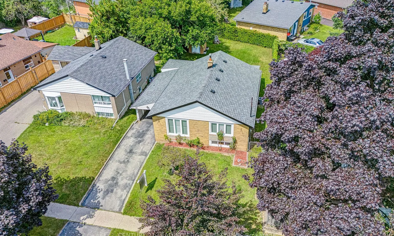 84 Pandora Circ, Toronto, ON M1H 1V7