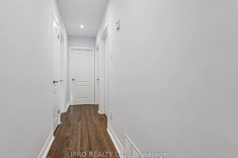 8 Chipper Cres, Toronto, ON M1K 4R3