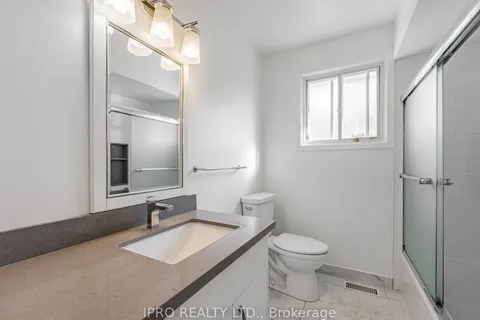 8 Chipper Cres, Toronto, ON M1K 4R3