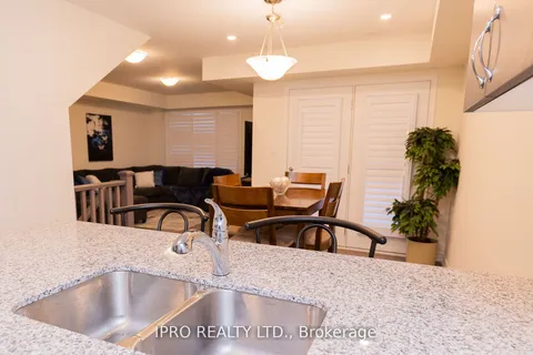 3358 Swordbill St, Pickering, ON L1X 0N1