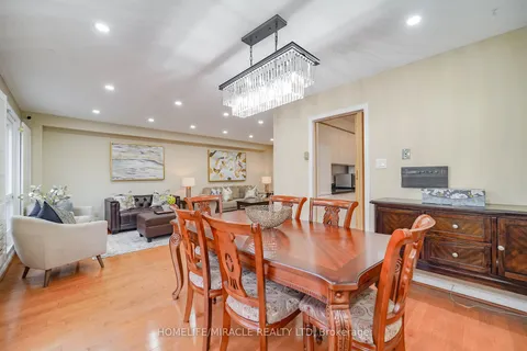 21 Gannet Rd, Toronto, ON M1B 5E4