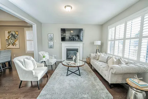 96 Bridlewood Blvd, Whitby, ON L1R 0N2