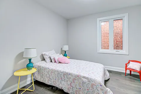 43 Magnolia Ave, Toronto, ON M1K 3K3