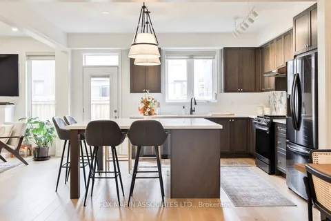 17 Vickery St, Whitby, ON L1P 0L1