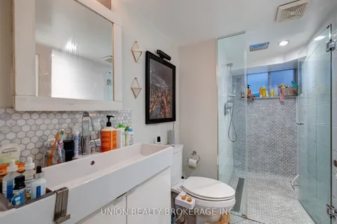 45 Strathmore Blvd, Toronto, ON M4C 1N5