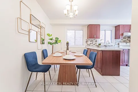 4 Flatwoods Dr, Toronto, ON M1V 4H4