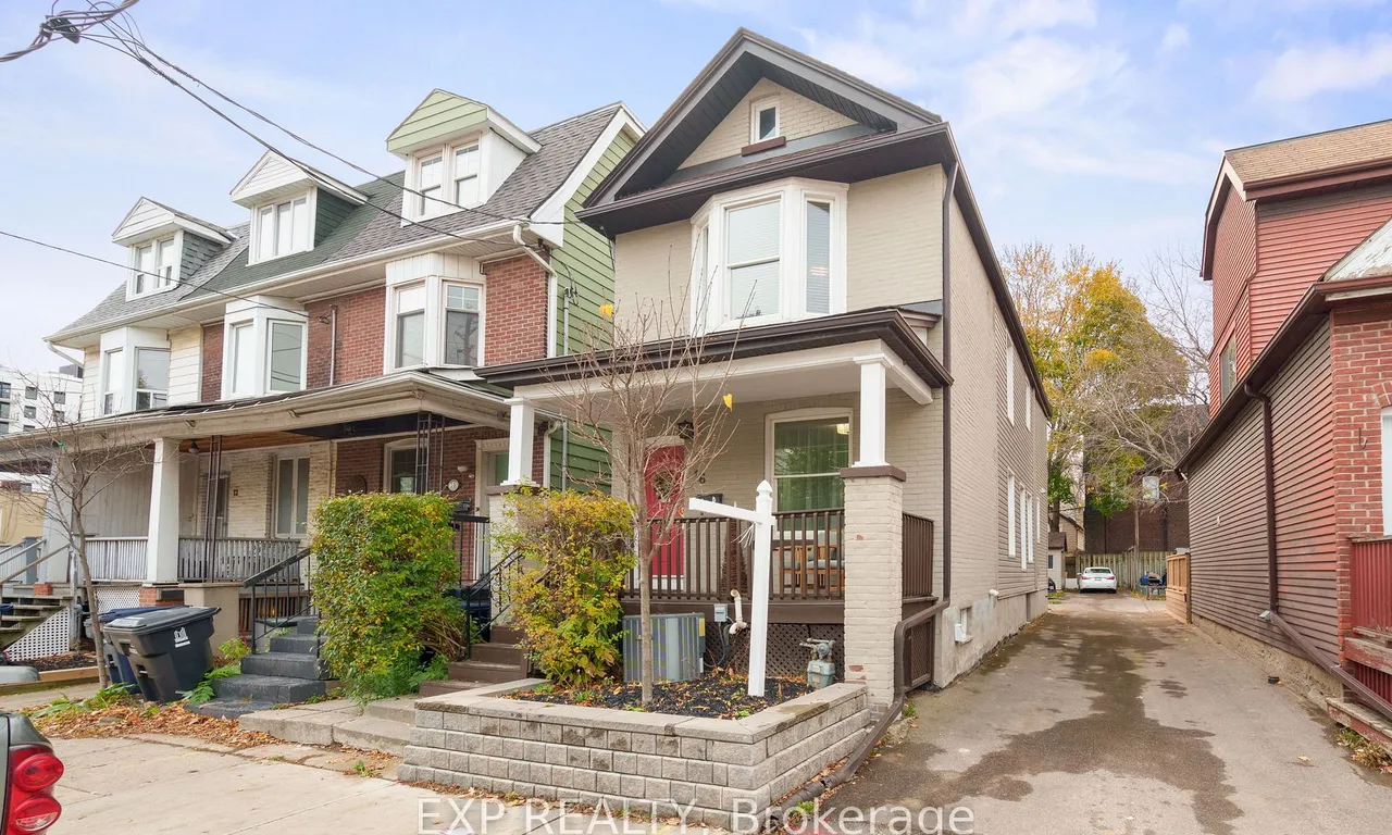 16 Coxwell Ave, Toronto, ON M4L 3A7