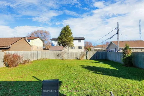 1363 Park Rd S Rd, Oshawa, ON L1J 4K3