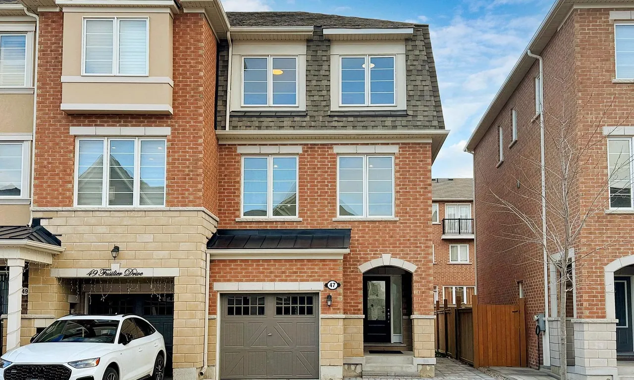 47 Fusilier Dr, Toronto, ON M1L 0J3