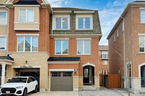47 Fusilier Dr, Toronto, ON M1L 0J3
