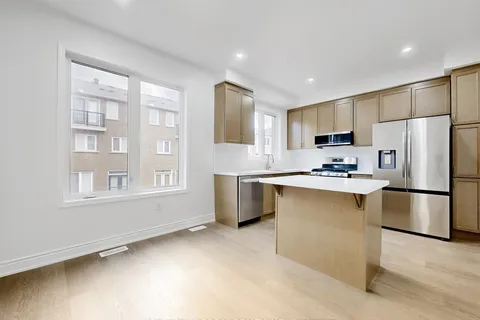 47 Fusilier Dr, Toronto, ON M1L 0J3