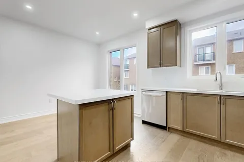 47 Fusilier Dr, Toronto, ON M1L 0J3