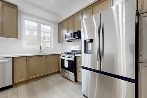 47 Fusilier Dr, Toronto, ON M1L 0J3