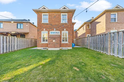 11 Searell Avenue, ON L1T 4Z6