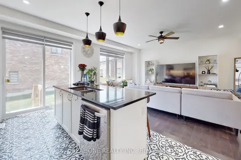 111 Barkerville Dr, Whitby, ON L1P 0L8