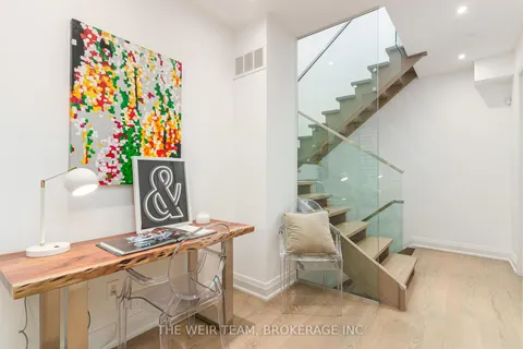 15 Edgewood Grve, Toronto, ON M4L 1X8