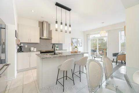 21 Graywardine Lane, Ajax, ON L1Z 0R9