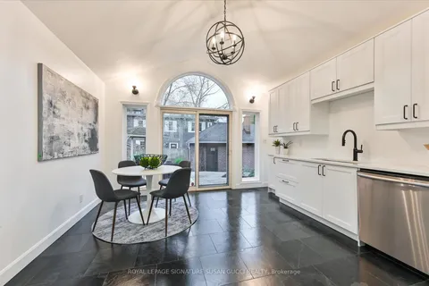 6 Lyall Ave, Toronto, ON M4E 1V8
