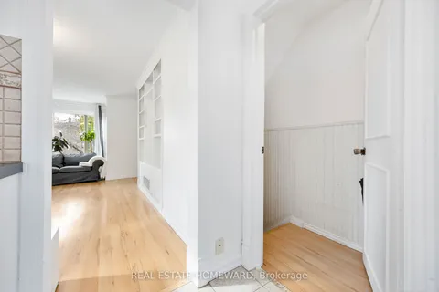 61 Avis Cres, Toronto, ON M4B 1B8