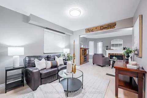 1134 Beaver Valley Cres, Oshawa, ON L1J 8N3