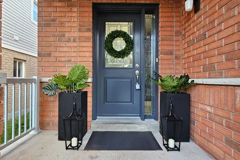 56 Catkins Cres, Whitby, ON L1R 2Z8