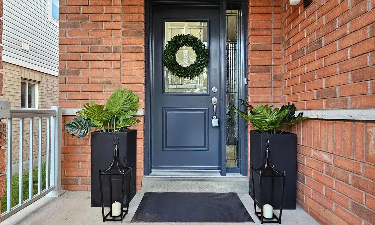 56 Catkins Cres, Whitby, ON L1R 2Z8