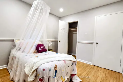 869 Scarborough Golf Club Rd, Toronto, ON M1G 1J4