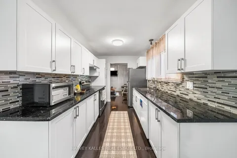 38 Follett Crt, Ajax, ON L1S 2W1