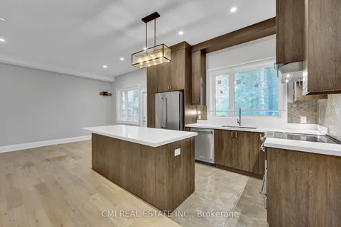 75 Kenilworth Ave, Toronto, ON M4L 3S4